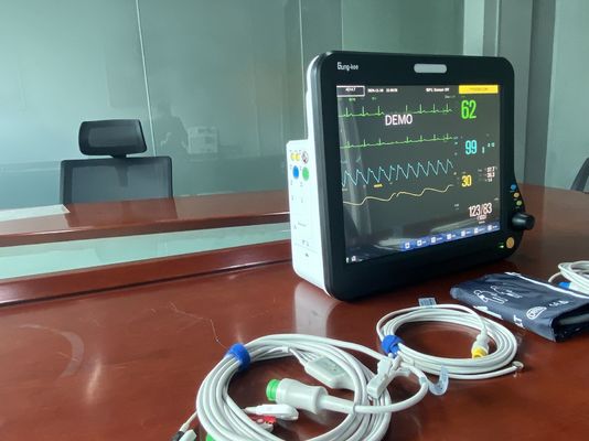 أجهزة مراقبة المرضى متعددة المعلمات ذات الجودة العالية من نوع TFT LCD 15 بوصة المستخدمة في غرفة العمليات الجراحية / OT ، ICU ، CCU ، قسم الأطفال حديثي الولادة