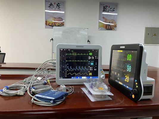 آلة إلكترونية متعددة المعايير للحياة الحيوية المحمولة لICU أو CCU