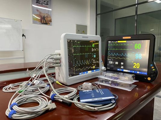جهاز مراقبة القلب المركزي متعدد اللغات مع ECG NIBP SPO2 Standard