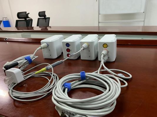 جهاز مراقبة القلب بمعدلات متعددة في وحدة العناية المركزة جهاز الحيوية بالمستشفى مع شاشة 15 بوصة