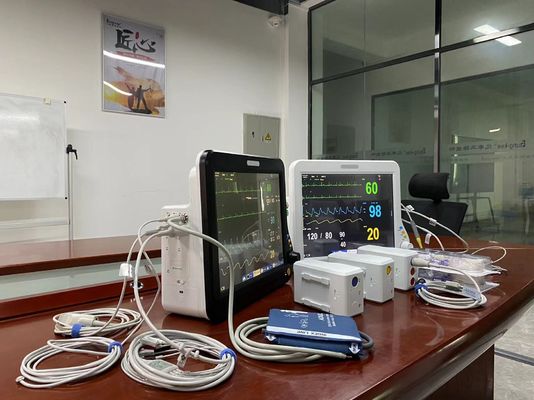 جهاز مراقبة القلب بمعدلات متعددة في وحدة العناية المركزة جهاز الحيوية بالمستشفى مع شاشة 15 بوصة