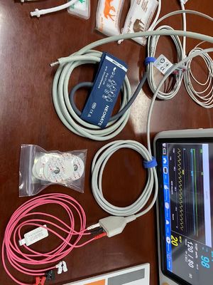 12جهاز مراقبة المرضى المولودين حديثي الولادة ذو حجم 1 بوصة مع 3 أجهزة ECG NIBP SPO2 Standard