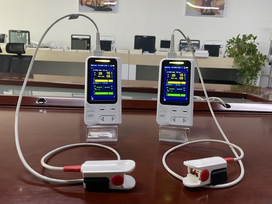 شاشة LCD مقياس نبض بيطري يدوي لمراقبة الحيوانات الأليفة / الحيوانات