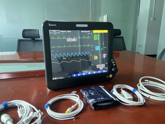 أجهزة مراقبة مرضى القلب متعددة المعلمات 15 بوصة مع وظيفة متوافقة مع HL7 ، تطبق في OR / OT ، ICU ، CCU ، الجناح العام